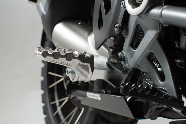Evo Footrest Kit | 16202366