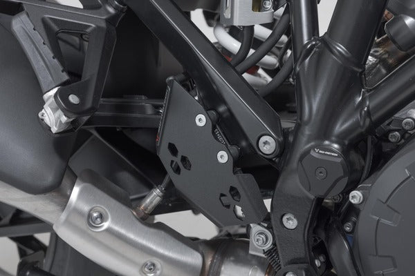 Brake Cylinder Guard | 17310753