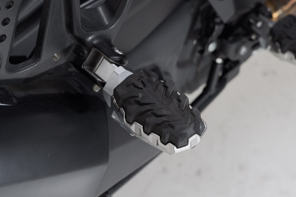 Evo Pillion Footrest Kit | 16202365