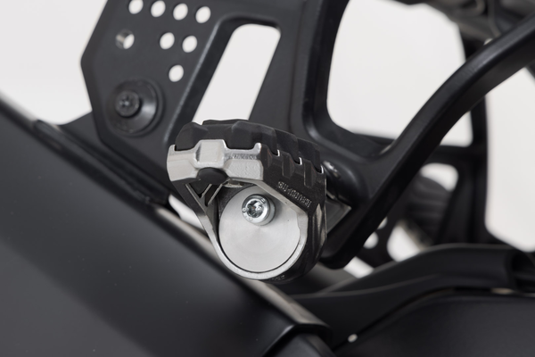 Evo Pillion Footrest Kit | 16202365