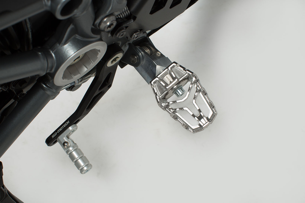 Evo Footrest Kit | 16202366