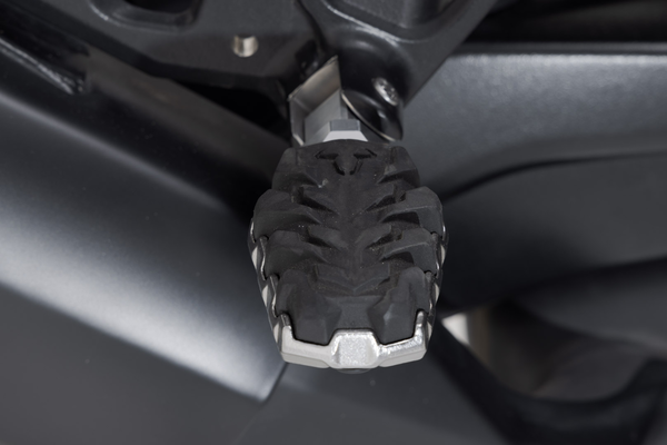 Evo Pillion Footrest Kit | 16202365