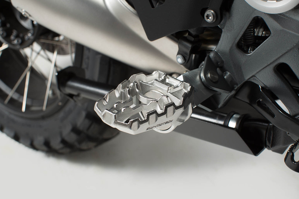 Evo Footrest Kit | 16202366