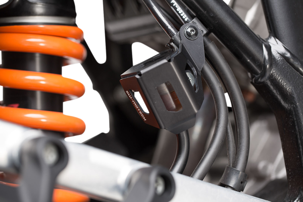 Brake Reservoir Guard | 17310709